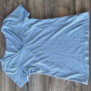 GUC Striped v-neck tshirt